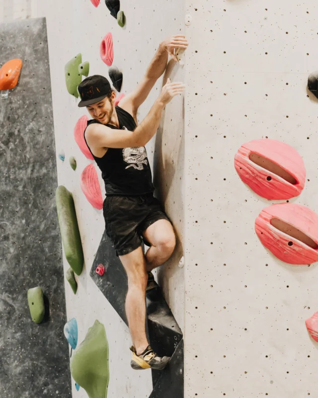 Happy Thursday. Hope to see y'all on the wall!

#climbinggym #indoorclimbing #climbingwall #rockclimbinggym #stcharles #discoverstcharles #stcharlesmo