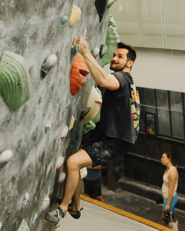 Happy Tuesday. This is your casual reminder to pop by the gym and squeeze a sesh in!

#rockclimbing #indoorclimbing #climbsoill #stlouis #climbinggym
